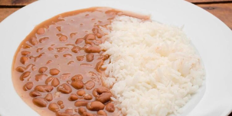 Prato de arroz e feijão dos brasileiros fica mais caro