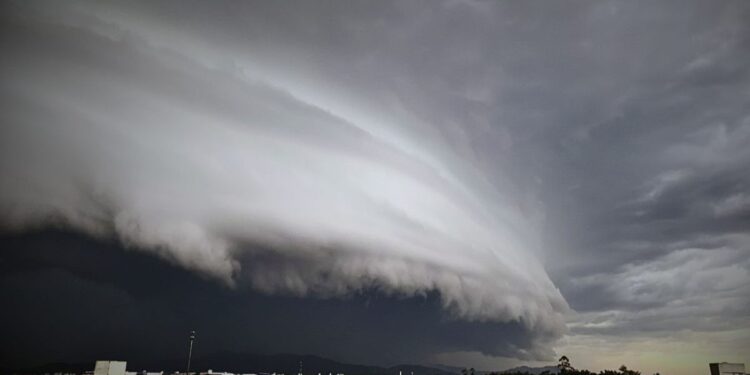 Tempestade intensa e ventos fortes colocam MS em alerta máximo