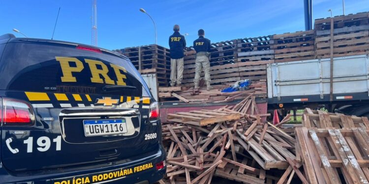 PRF apreende mais de uma tonelada de maconha em Caarapó