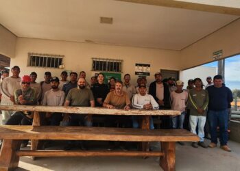 Polícia Militar realiza palestra sobre violência doméstica para colaboradores da empresa MadImune em Coxim