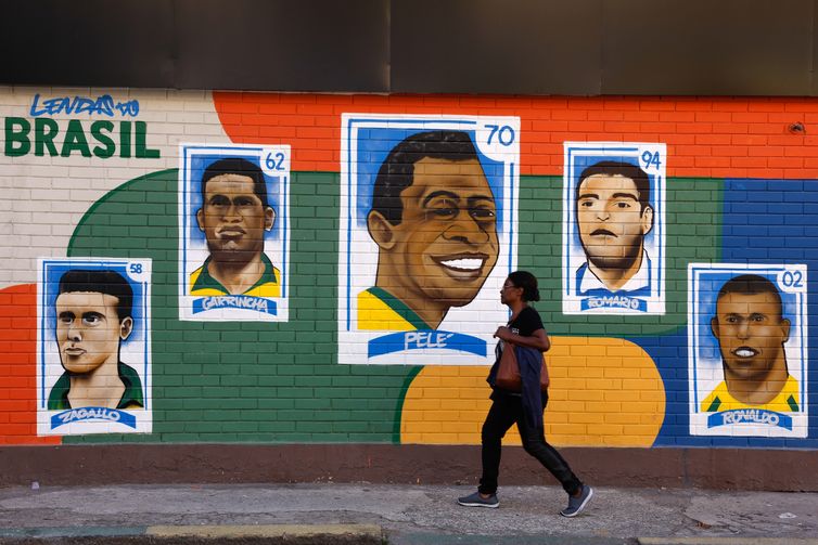 Rio de Janeiro (RJ), 09/06/2026 - Rua Pereira Nunes, em Vila Isabel, zona norte da cidade, pintada e enfeitada para a Copa do Mundo de Futebol 2026.  Foto: Tânia Rêgo/Agência Brasil