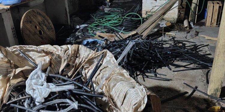 PM fecha reciclagem clandestina e apreende cobre em MS