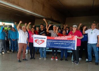 Trabalhadores da Santa Casa fazem protesto por salários atrasados em Campo Grande