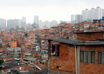Abordagem da Polícia Militar deixa um homem baleado em Paraisópolis