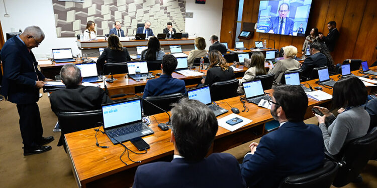 CAE vota benefícios para pesquisadores, 'soldados da borracha' e microempresas