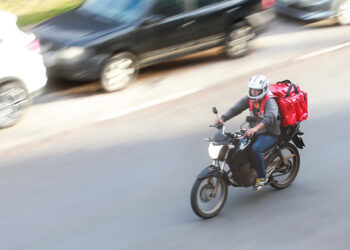 Congresso avalia MP que cria linha de crédito para motociclista de aplicativo