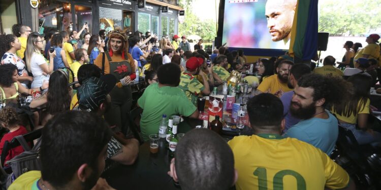 Copa: bares investem em estrutura e esperam crescimento nas vendas