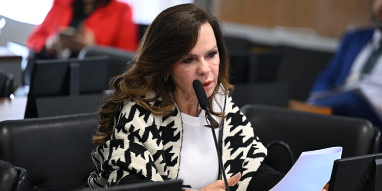 Em pronunciamento, à bancada, relatora do PL 4.403/2024, senadora Professora Dorinha Seabra (União-TO).