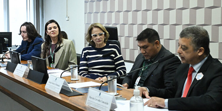 Curso de enfermagem indígena recebe reconhecimento na Comissão de Educação