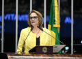 À tribuna, em discurso, senadora Damares Alves (Republicanos-DF).