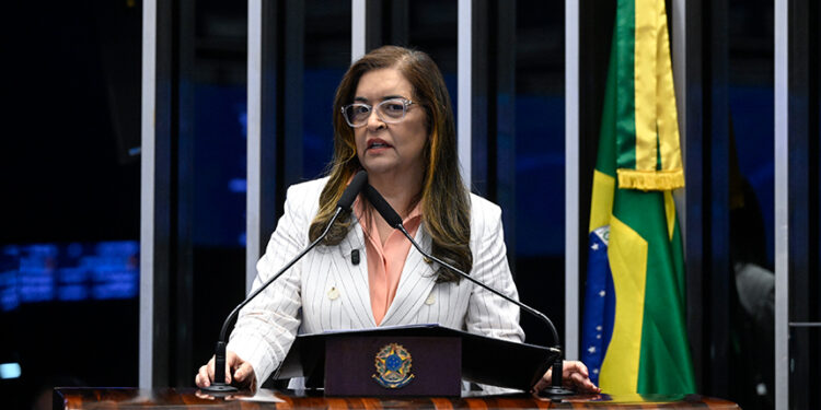 À tribuna, em discurso, senadora Dra. Eudócia (PSDB-AL).