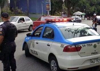 Em cinco dias, dois PMs do Rio morrem com tiros de fuzil na cabeça