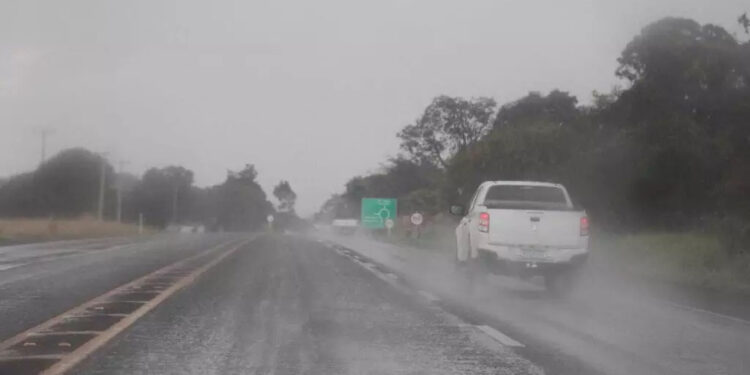 Frente fria avança e coloca Mato Grosso do Sul em alerta