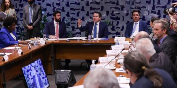 Governo retira urgência de projeto sobre fim da escala 6x1 na Câmara