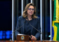 Em discurso, à tribuna, senadora Leila Barros (PDT-DF).
