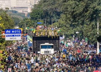 Marcha para Jesus leva evangélicos para as ruas de São Paulo