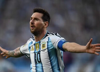 Ronaldo afirma que Messi já é o maior jogador da história do fu