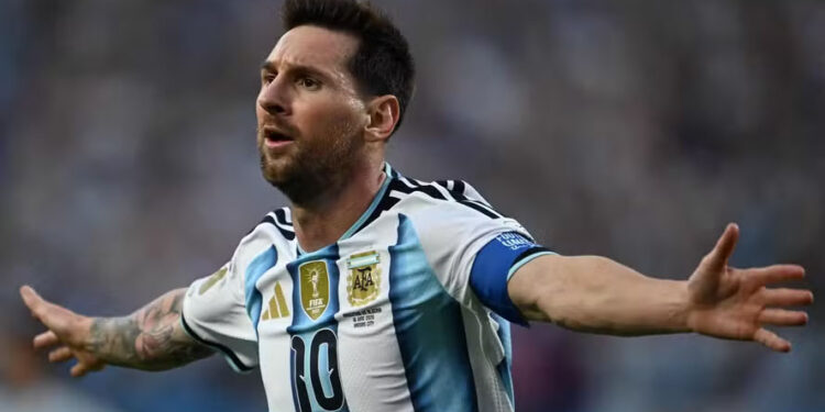 Ronaldo afirma que Messi já é o maior jogador da história do fu