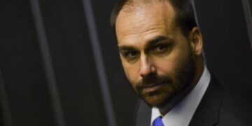 Moraes libera para julgamento ação respondia por Eduardo Bolsonaro