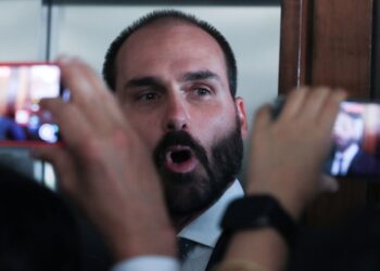 Moraes nega adiar julgamento de Eduardo Bolsonaro