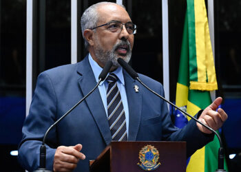 Paim destaca os dois anos da política de cuidado às pessoas com alzheimer