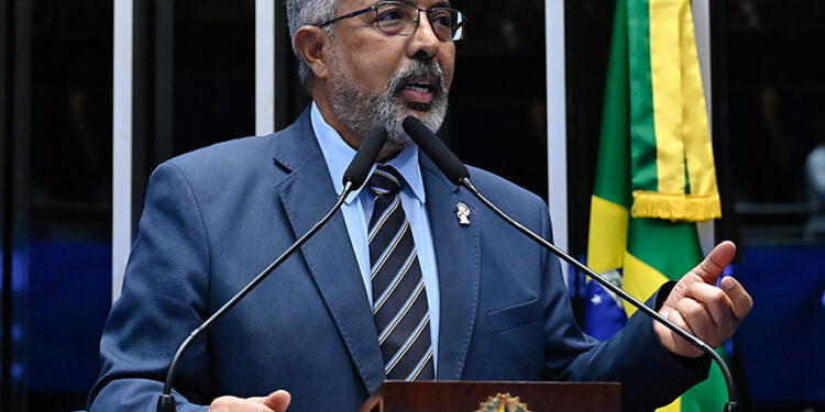 Paim destaca os dois anos da política de cuidado às pessoas com alzheimer