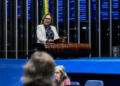À tribuna, em discurso, senadora Zenaide Maia (PSD-RN).