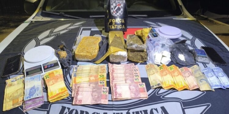 Polícia Militar apreende drogas e prende mulheres por tráfico em Coxim