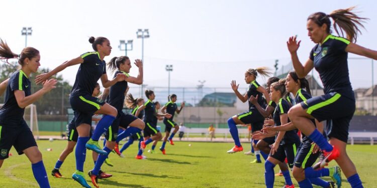 Seleções masculina e feminina entram em campo hoje de olho nas Copas
