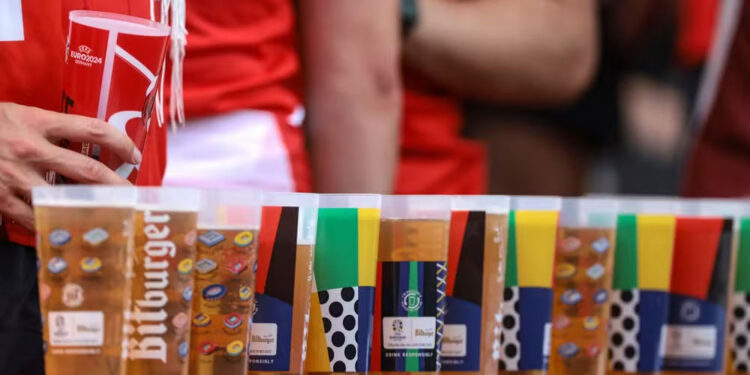 Preço da cerveja ultrapassa R$ 90 na estreia da Copa do Mundo