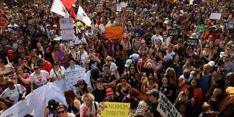 Senado analisa propostas de agenda legislativa sobre direitos das mulheres