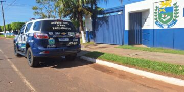 PM conduz jovem por violação de domicílio em Taquarussu