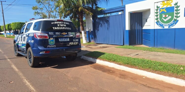 PM conduz jovem por violação de domicílio em Taquarussu