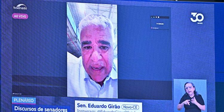 Em pronunciamento via videoconferência, senador Eduardo Girão (Novo-CE).