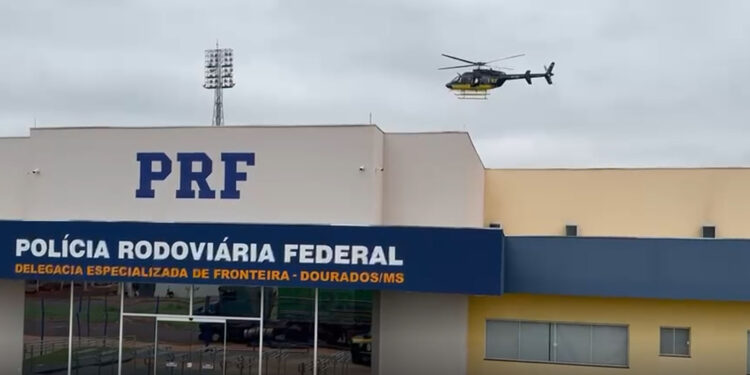 PRF apreende carreta com carga de maconha escondida em soja na MS-276