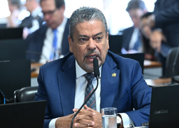 Em pronunciamento, à bancada, relator do PL 2.672/2025, senador Dr. Hiran (PP-RR).