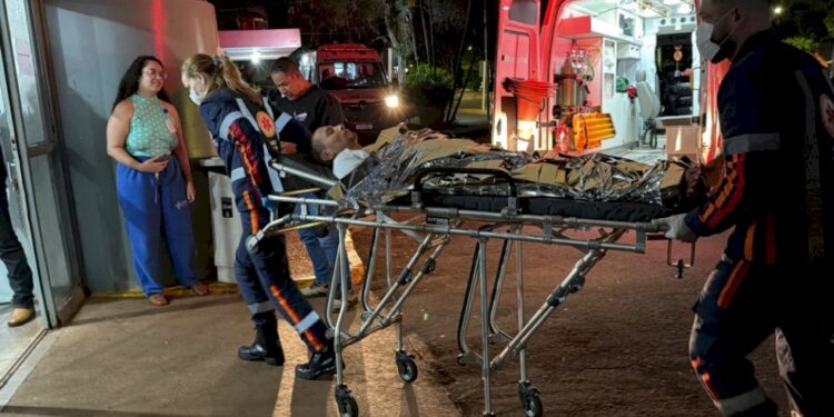 Atiradores chegam de moto e deixam ex-presidiário ferido em Dourados