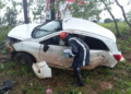 Mulher fica ferida após carro aquaplanar e atingir árvore na MS-040
