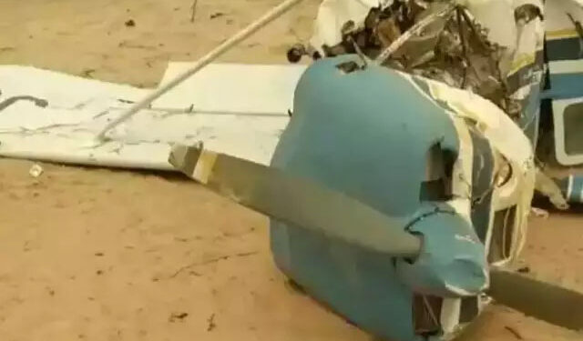Avião com quatro pessoas bate em banco de areia e capota no Pantanal de Corumbá