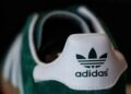 Adidas processa marca australiana que criou design com listras para roupas