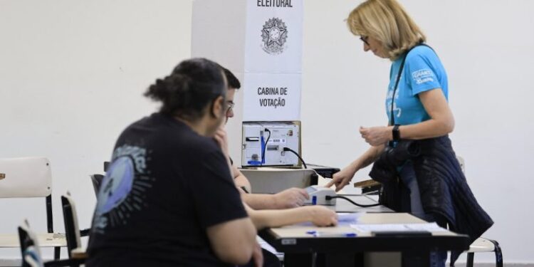 Além do segundo turno, algumas cidades terão eleições suplementares neste domingo
