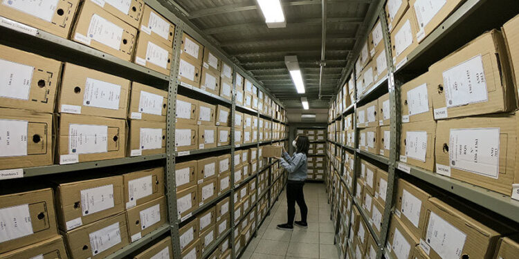 Arquivistas do Senado ajudam a guardar e contar a história do Brasil