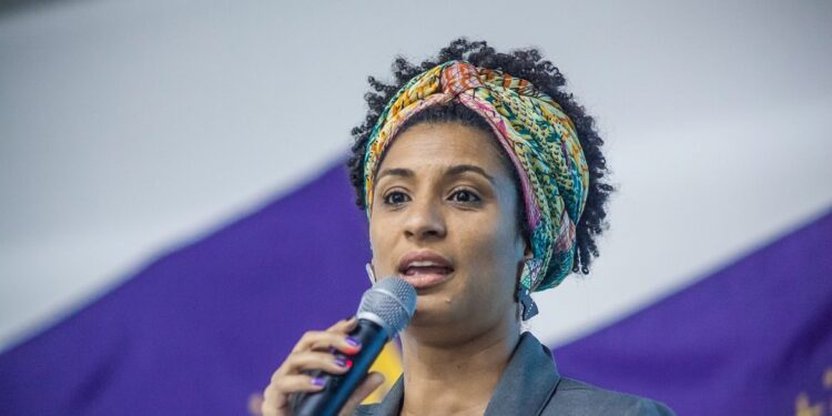 Bolsonaristas ofendem memória de Marielle Franco em ato no Rio