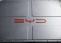 BYD estuda bateria imersa em líquido para evitar superaquecimento