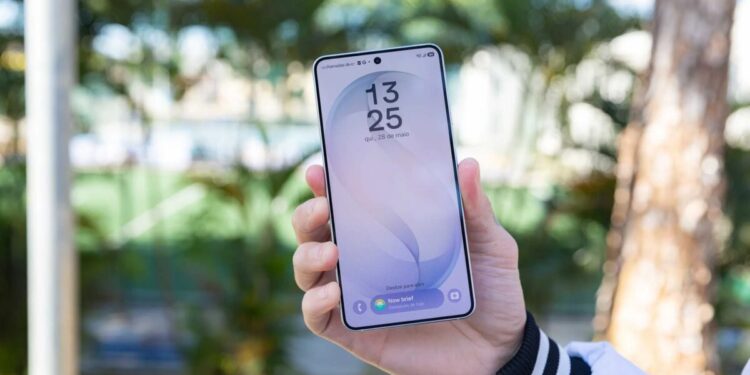 Celular top da Samsung pode estrear antes do esperado; entenda