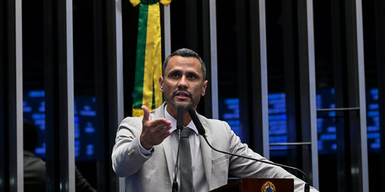 Cleitinho defende incentivos a empresas com redução da jornada
