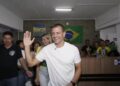 Com 50,88% dos votos válidos após retotalização, Douglas Ruas é eleito governador do Rio no primeiro turno