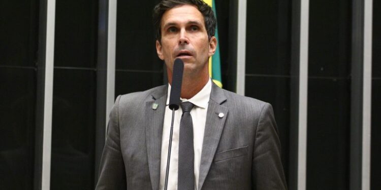 Comissão aprova proibição de desligamento de jovens atletas durante o ano escolar