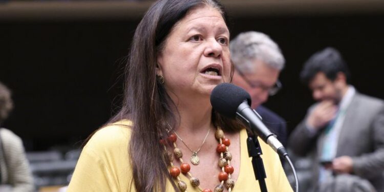 Comissão aprova projeto que garante ao consumidor direito de antecipar quitação de dívidas