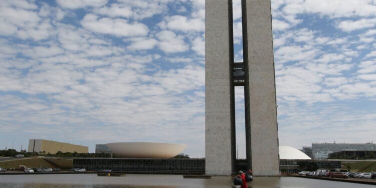 Congresso mais conservador deve mudar agenda, diz professor